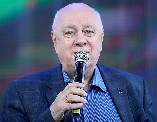 Аркадий Инин — советский и российский писатель, драматург, сценарист, актёр, публицист, телеведущий