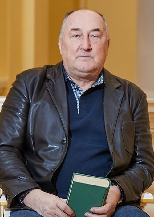 Борис Клюев — советский и российский актёр театра, кино и дубляжа, театральный педагог, профессор