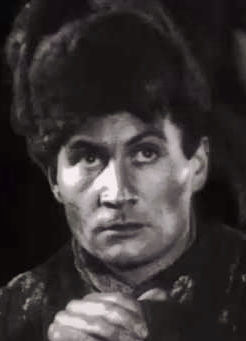 Виктор Кулаков — советский актёр, один из самых ярких исполнителей отрицательных ролей в советском кино