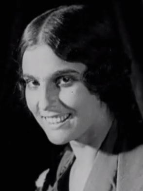 Юлия Солнцева — советская актриса, кинорежиссёр